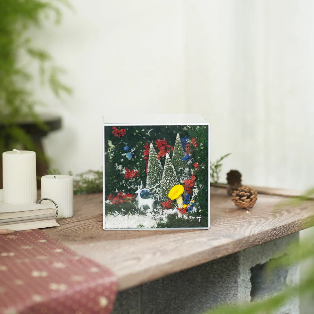 Lil-Cube Christmas (5.9 x 5.9 x 5.9")