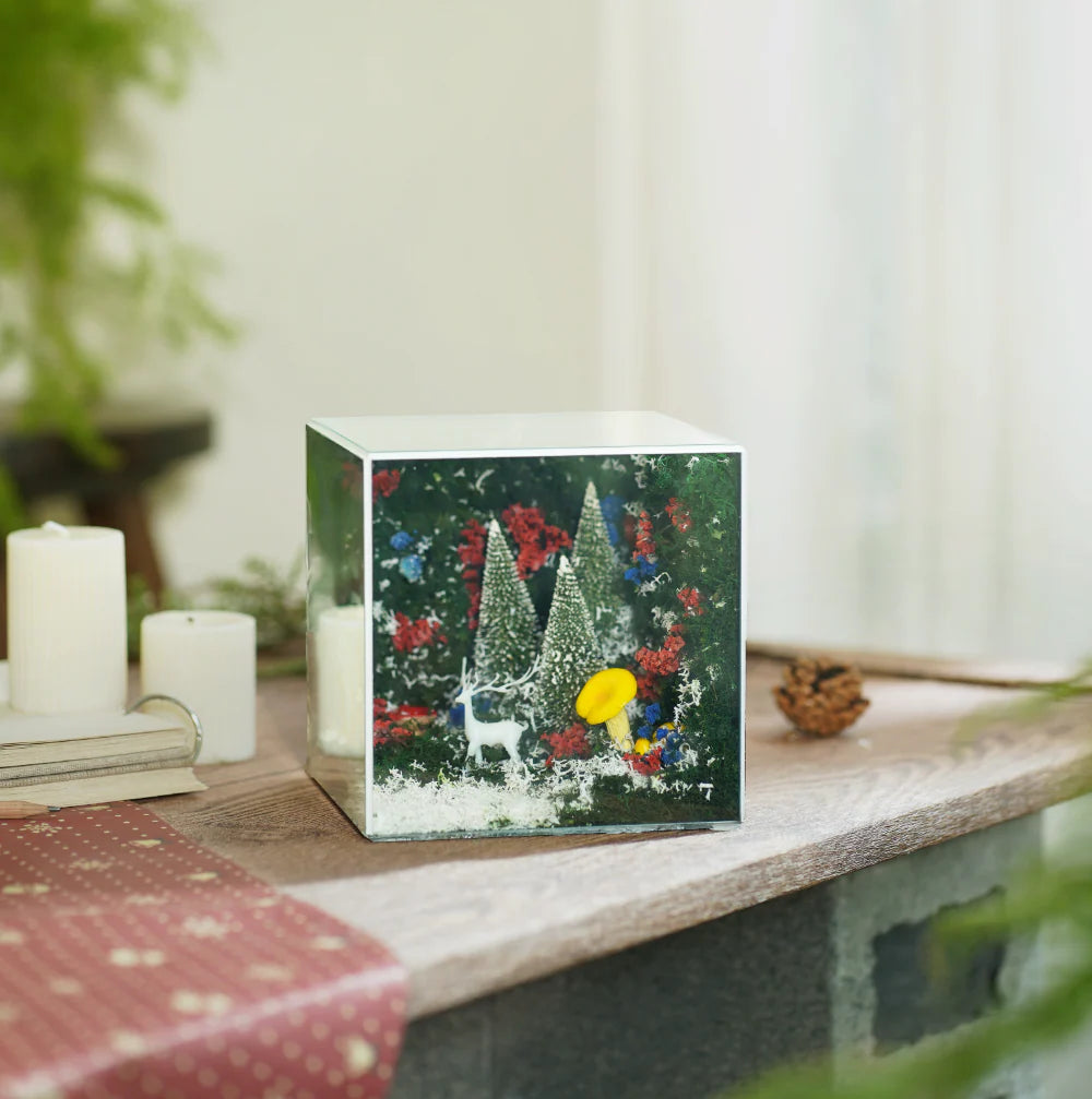 Lil-Cube Christmas (5.9 x 5.9 x 5.9")